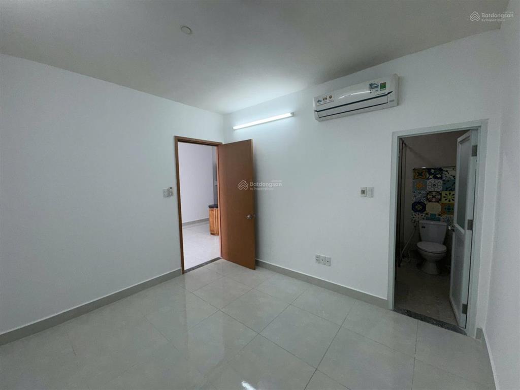 Cho thuê tara 2pn+2wc  nội thất cơ bản không gian rộng  dọn vào ở ngay