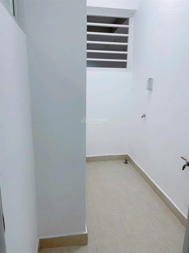 Cho thuê tara 2pn+2wc  nội thất cơ bản không gian rộng  dọn vào ở ngay