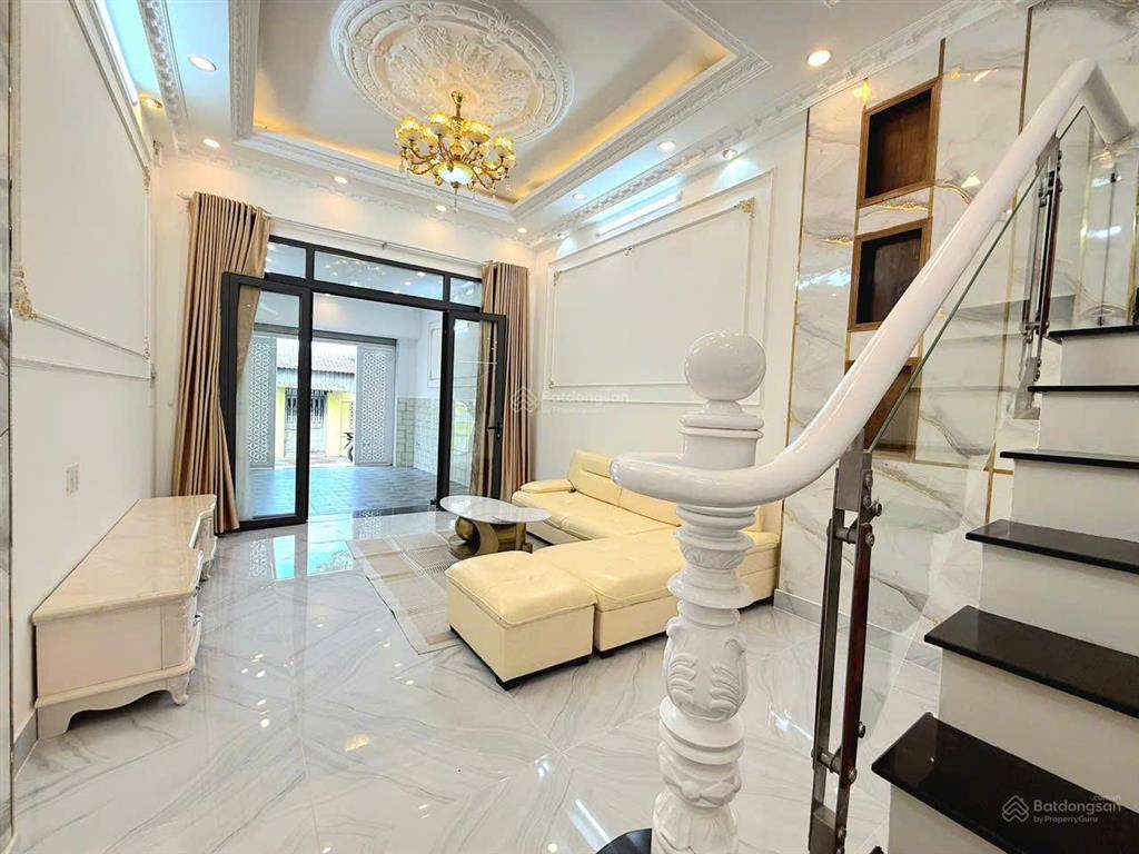 Bán nhà hẻm xe hơi 1806 (hẻm bà cả) cách q7 cây cầu phú xuân cách phú mỹ hưng 5 phút