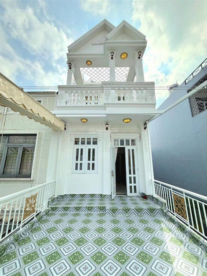 Bán nhà hẻm xe hơi 1806 (hẻm bà cả) cách q7 cây cầu phú xuân cách phú mỹ hưng 5 phút