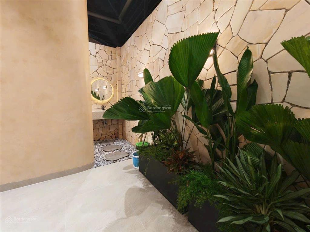 Bán nhà phố cao cấp  hiện đại có thang máy vừa mới xây xong. mặt tiền đường dương cát lợi 20m