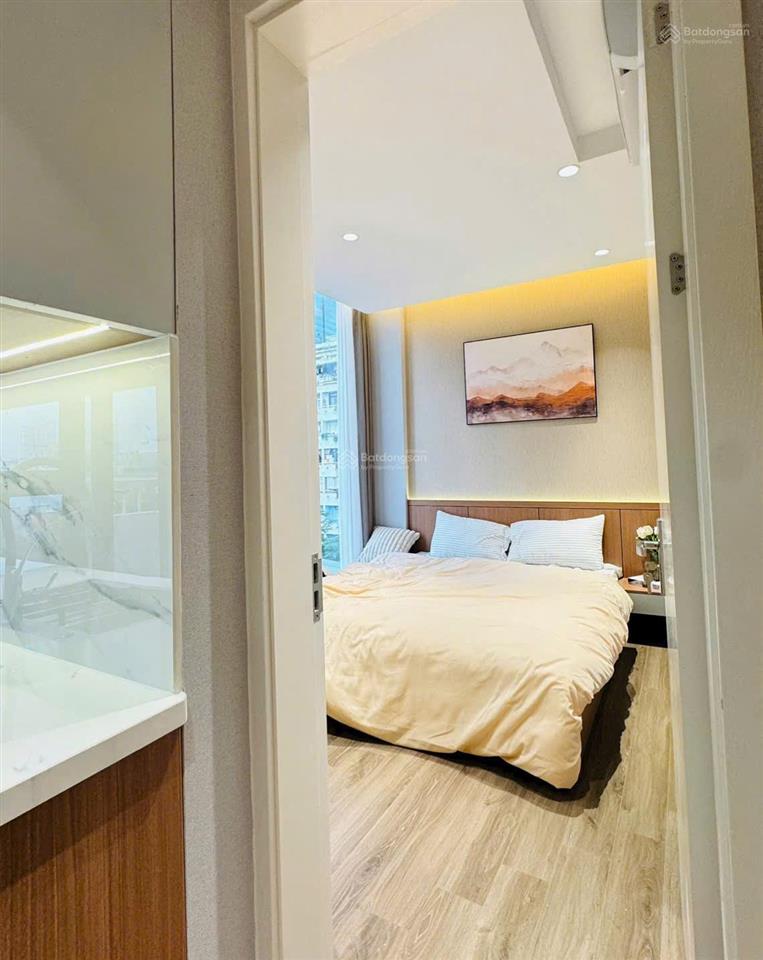 Giá thật bán căn hộ golden park, cầu giấy, 95m2, 3pn, 2wc, giá 11 tỷ, nhà đẹp đủ đồ.  0834 487 ***