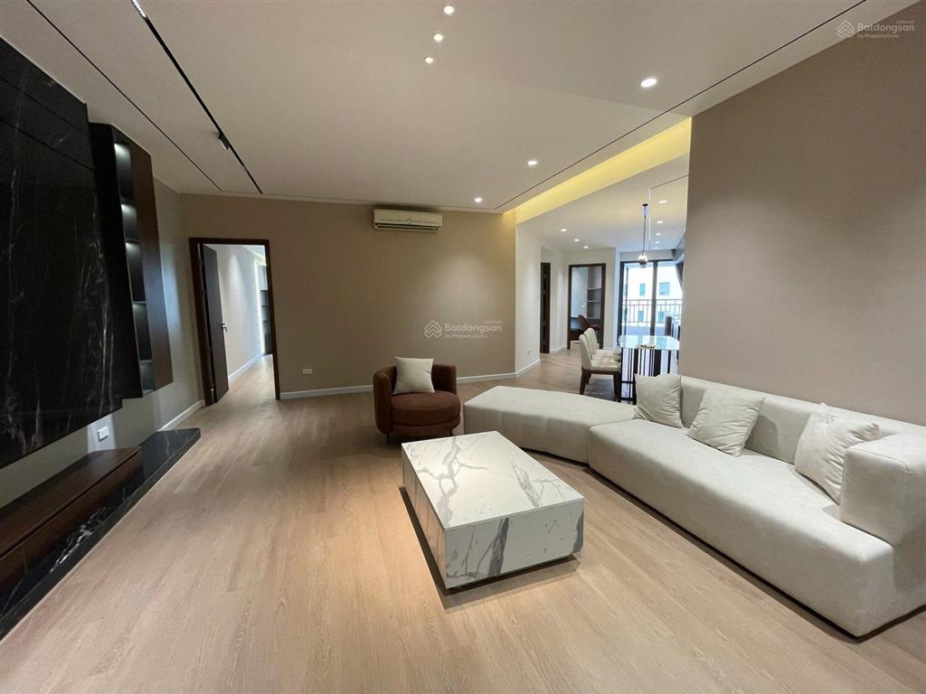 Giá tốt nhất khu vực. tòa 17t 8, hoàng đạo thúy, 121,5m2, 3pn, 2wc, 9.9 tỷ.  0834 487 ***