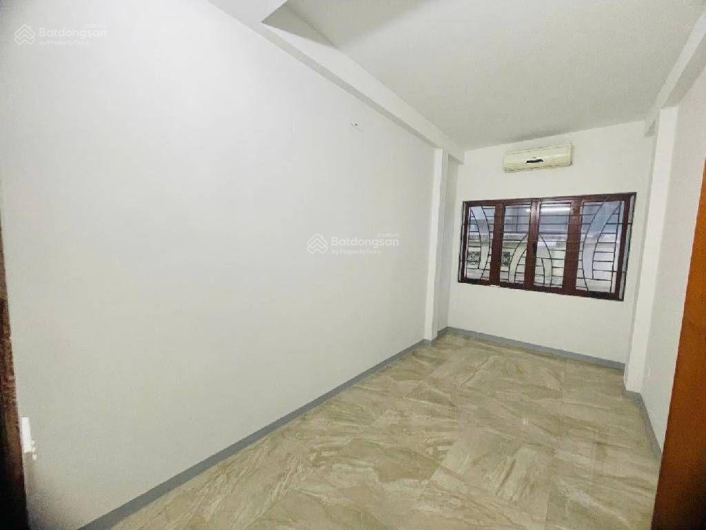Nhà 5tầng trần khát chân ngõ rộng