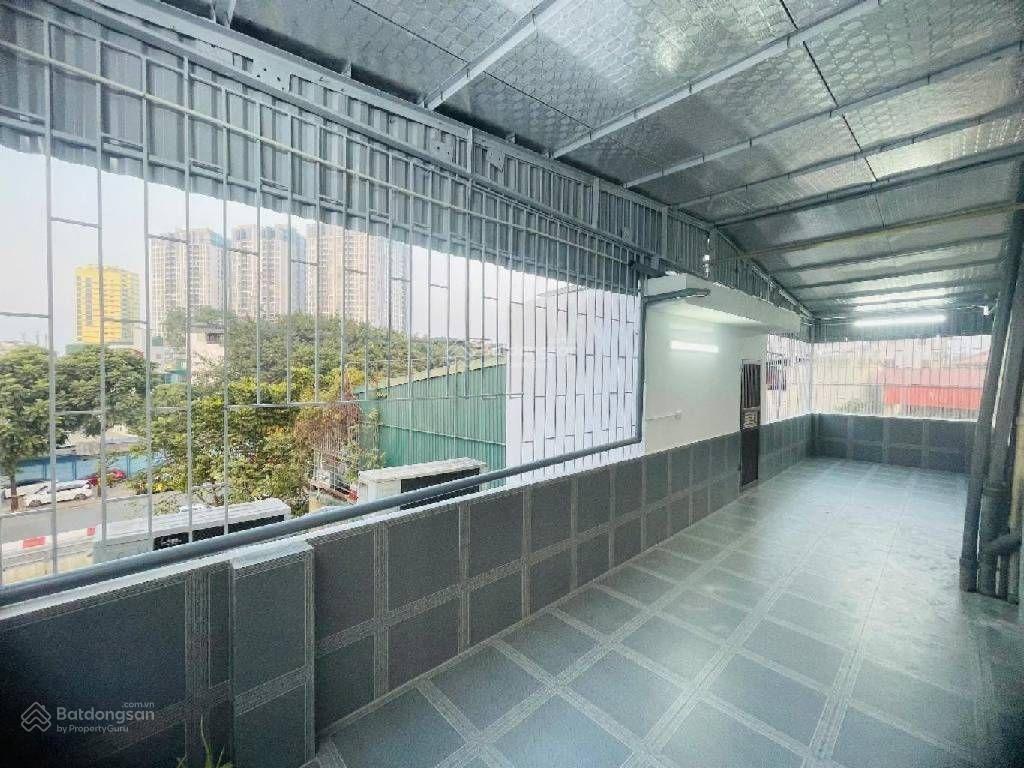 Nhà 5tầng trần khát chân ngõ rộng