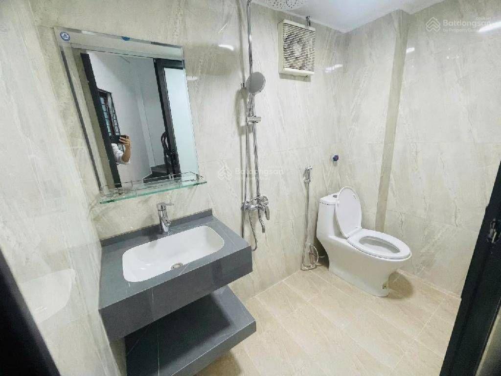 Nhà 5tầng trần khát chân ngõ rộng
