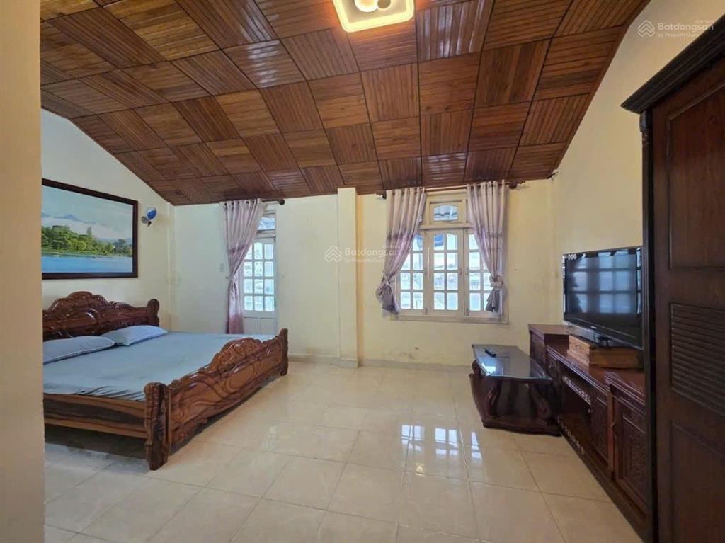 Cho thuê nhà nguyên căn  4p. ngủ  đường phù đổng thiên vương  p. lâm viên  đà lạt  giá 15tr/th