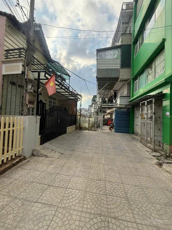 Cho thuê nhà nguyên căn  4p. ngủ  đường phù đổng thiên vương  p. lâm viên  đà lạt  giá 15tr/th