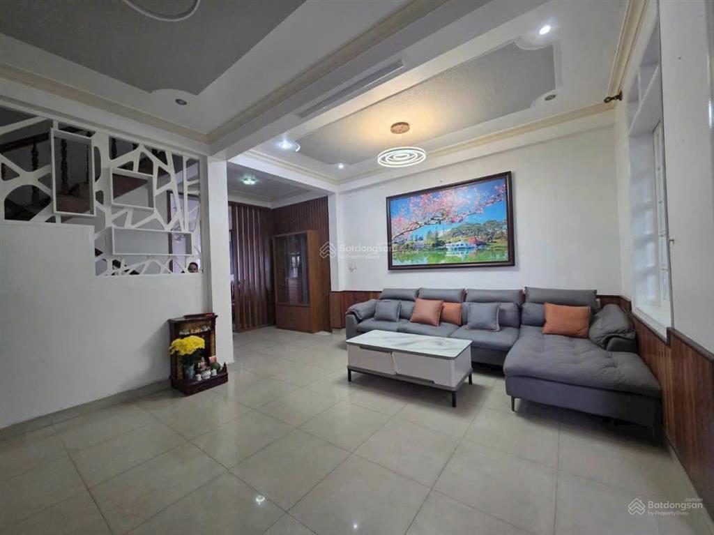 Cho thuê nhà nguyên căn  4p. ngủ  đường phù đổng thiên vương  p. lâm viên  đà lạt  giá 15tr/th