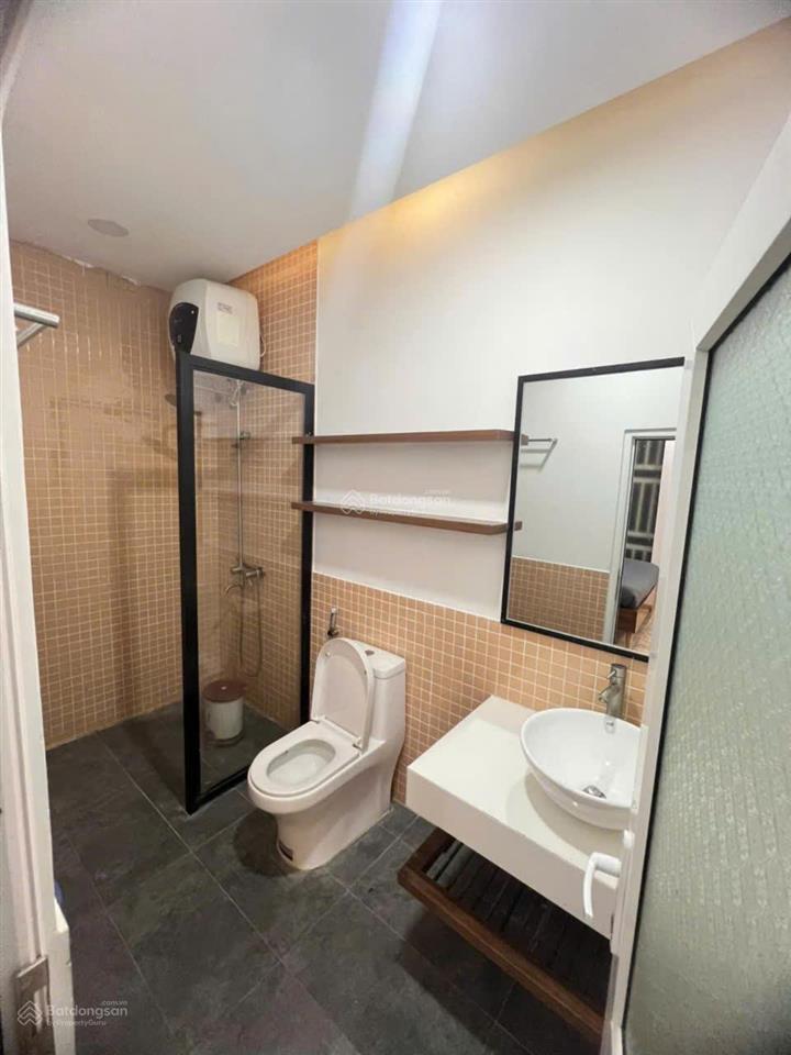 Cho thuê nhà nguyên căn  2 pn  đầy đủ nội thất  đường ô tô  đường phạm hồng thái  p10  đà lạt