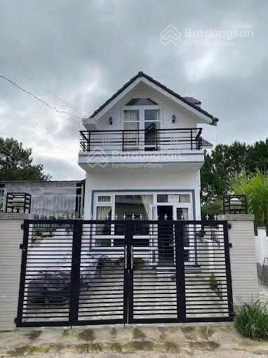 Cho thuê villa nguyên căn  2 phòng ngủ  đầy đủ nội thất  đường nguyễn hữu cảnh  p8  đà lạt