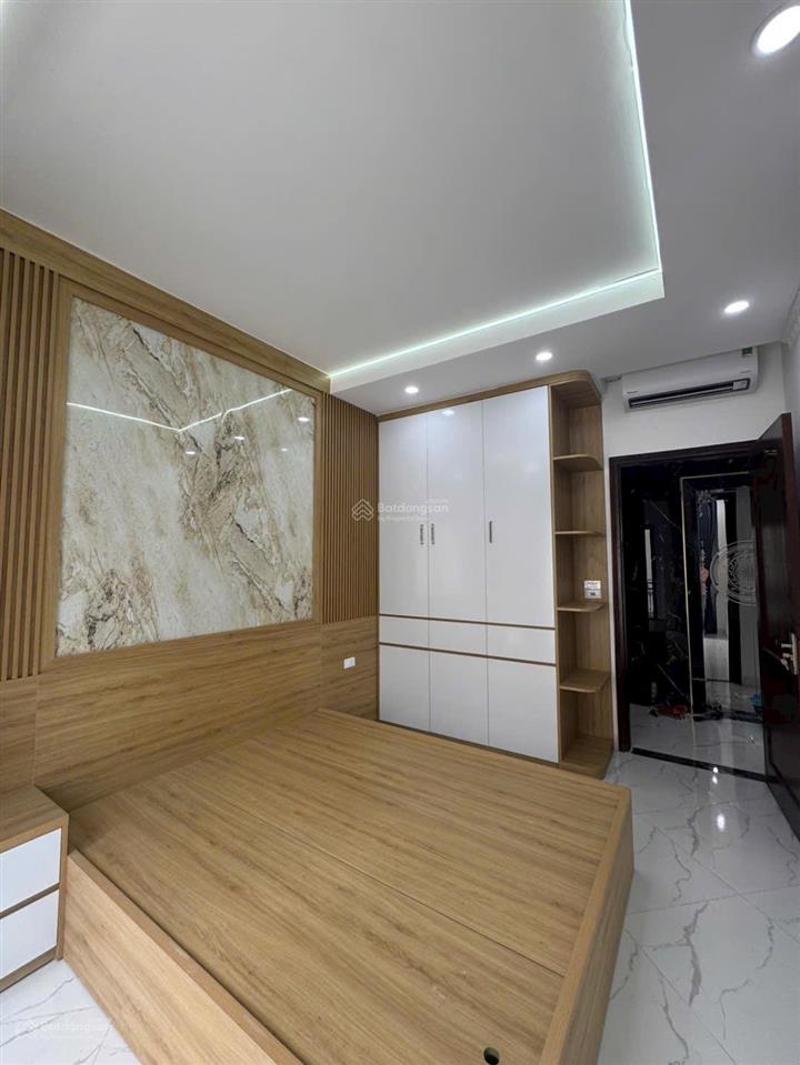 Lê lợi  hđ ...nhà mới về ở ngay  45m  5 tầng thang máy  nội thất đẹp long lanh lô góc 2 tho