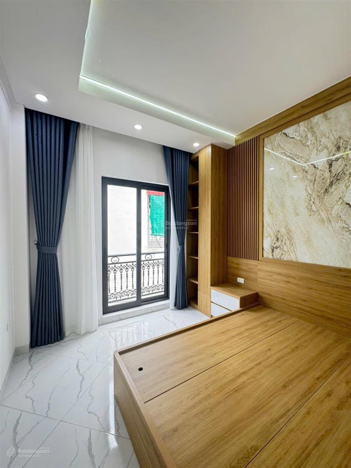 Lê lợi  hđ ...nhà mới về ở ngay  45m  5 tầng thang máy  nội thất đẹp long lanh lô góc 2 tho