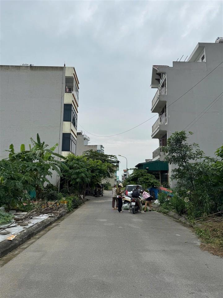 Đât dịch vụ đồng mai 2  ô tô  kinh doanh