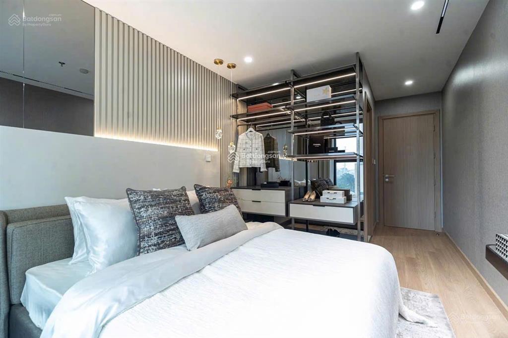 Căn góc kepler tower vip 2 phòng ngủ bc đông nam, full nội thất dt 85m2, giá bán 8,3 tỷ
