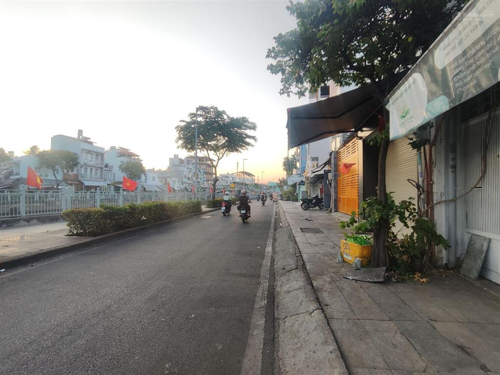 Bán nhà mặt tiền bến phú lâm, 99,7m2 giá 13 tỷ