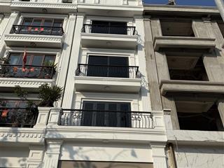 Nhà văn phú77mfull nội thấtsách vali về ở ngaynhà đẹp,vị trí vàngdân trí caohơn 18 tỷ