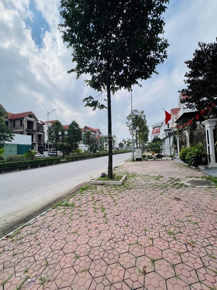 Bán biệt thự phú lươngmặt đường đôinội thất đẹpvề ở ngaykinh doanh tốtgiá đầu tưsinh lời tốt