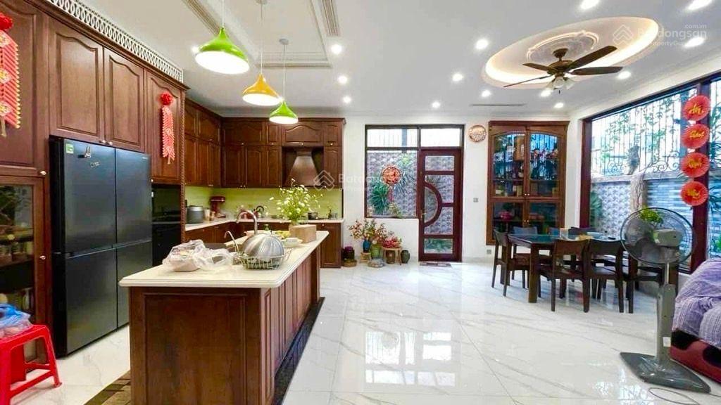 Biệt thự văn phúduy nhất 1 căn thôcắt lỗngộp bank200m2sát công viên  chủ thiện chí  34tỷ tl