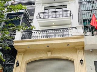 Cần thanh khoản gấp lk văn phúkinh doanhô tô vòng quanh2 thoángthang máyfull nội thất hơn 19tỷ