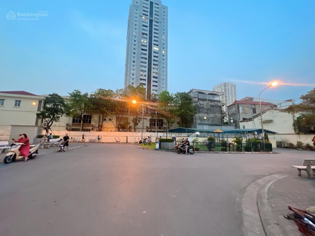 Siêu phẩm lô góc văn phú130m2kinh doanh bất chấp,đường24m,sẵn dòng tiền 60tr/th,2x tỷ