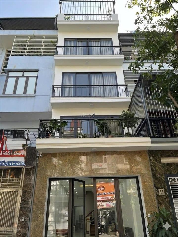 Nhà văn phúlk vipkhu trung tâmsát tháp đồng hồhoàn thiện thang máynội thất nhập khẩu90m20.xt
