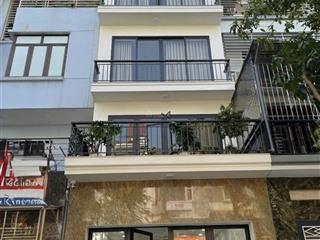 Nhà văn phúlk vipkhu trung tâmsát tháp đồng hồhoàn thiện thang máynội thất nhập khẩu90m20.xt
