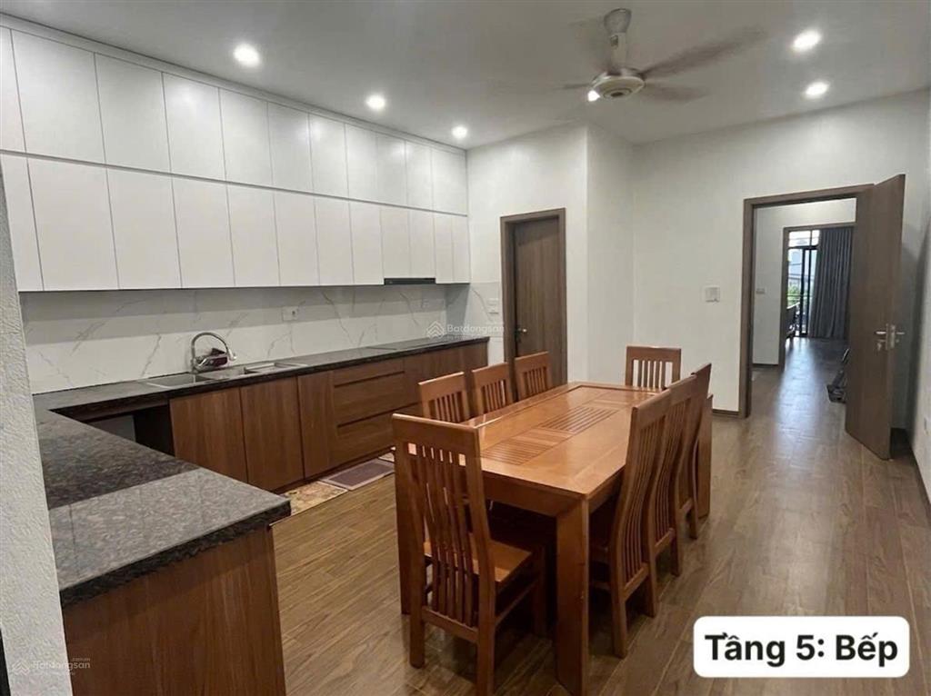 Nhà văn phúlk vipkhu trung tâmsát tháp đồng hồhoàn thiện thang máynội thất nhập khẩu90m20.xt