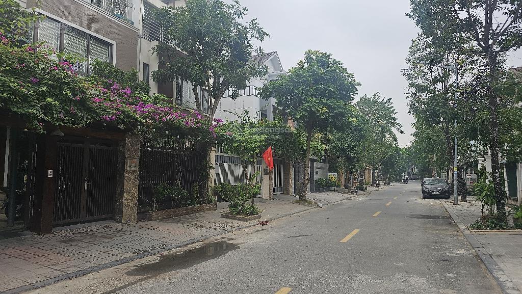 Bt sát ngã tư văn phúchủ ngộp bankhạ lại hạvề ở ngay200mko lỗivị trí trung tâm văn phú32 tỷ