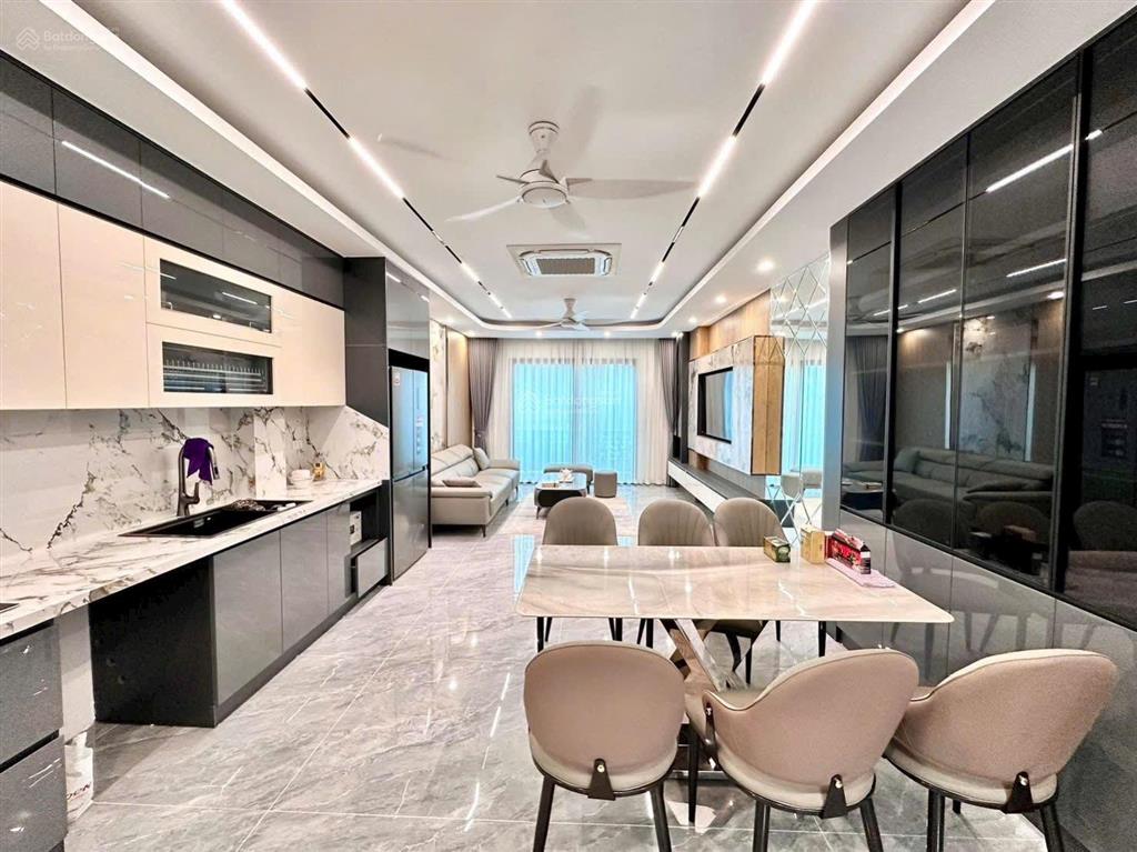Bán nhà phân lô kim đồng  40m  6 tầng thang máy  ô tô đỗ  14.5 tỷ