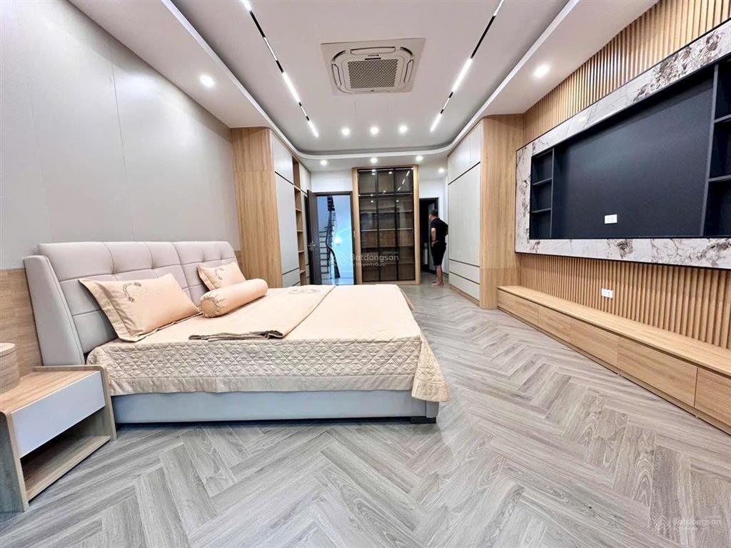 Bán nhà phân lô kim đồng  40m  6 tầng thang máy  ô tô đỗ  14.5 tỷ
