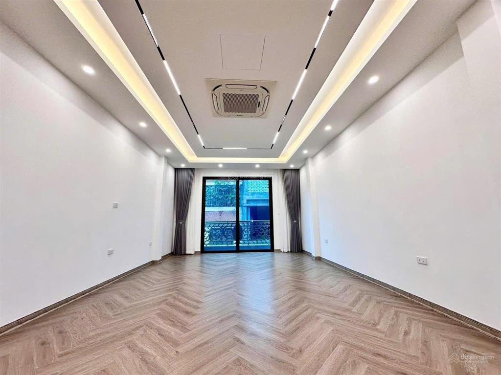 Bán nhà phân lô kim đồng  40m  6 tầng thang máy  ô tô đỗ  14.5 tỷ