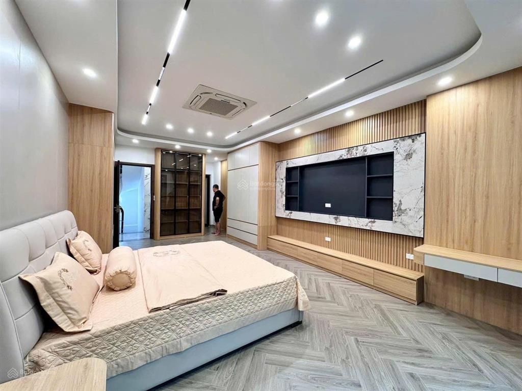 Bán nhà phân lô kim đồng  40m  6 tầng thang máy  ô tô đỗ  14.5 tỷ