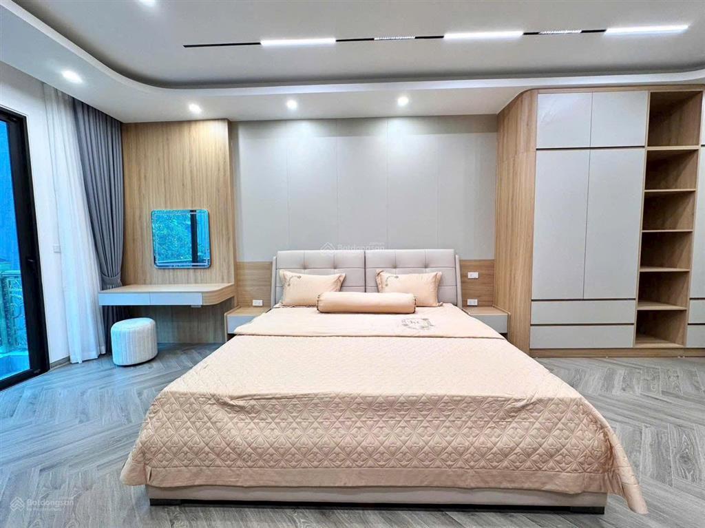 Bán nhà phân lô kim đồng  40m  6 tầng thang máy  ô tô đỗ  14.5 tỷ