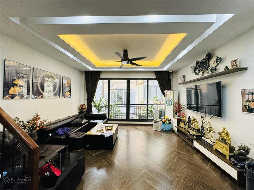 Bán nhà phân lô khu vực time city  60m2  gara ô tô  15 tỷ
