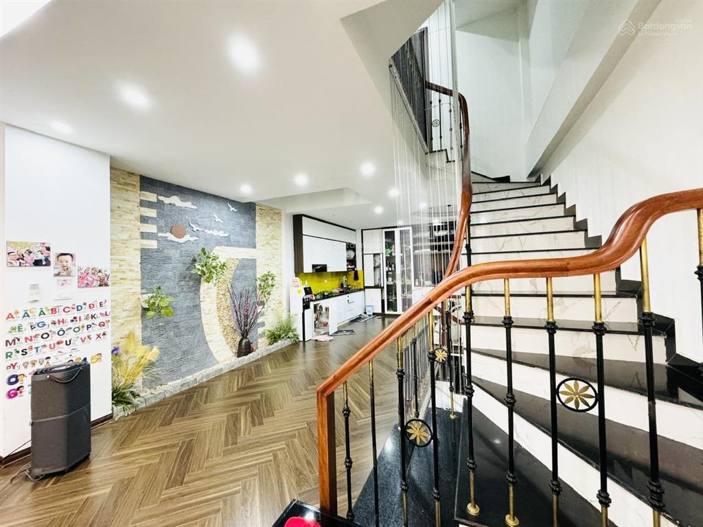 Bán gấp nhà phân lô vĩnh tuy  60m2  5 tầng  ô tô vào nhà  15 tỷ