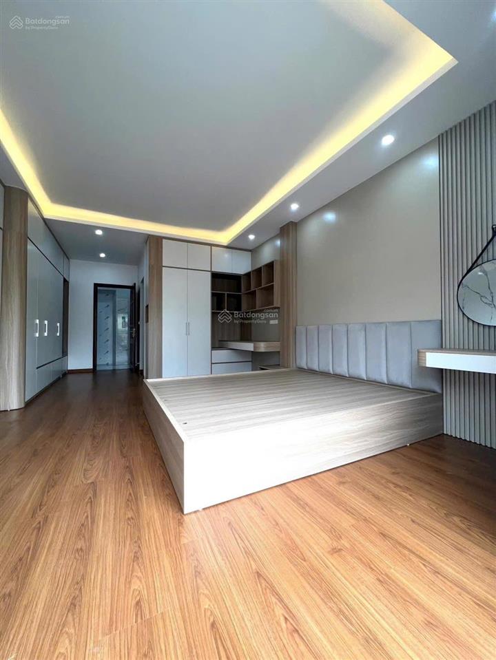 Bán nhà phân lô giải phóng  thang máy  ô tô đỗ cửa  46m x 6 tầng  chỉ 13.5 tỷ