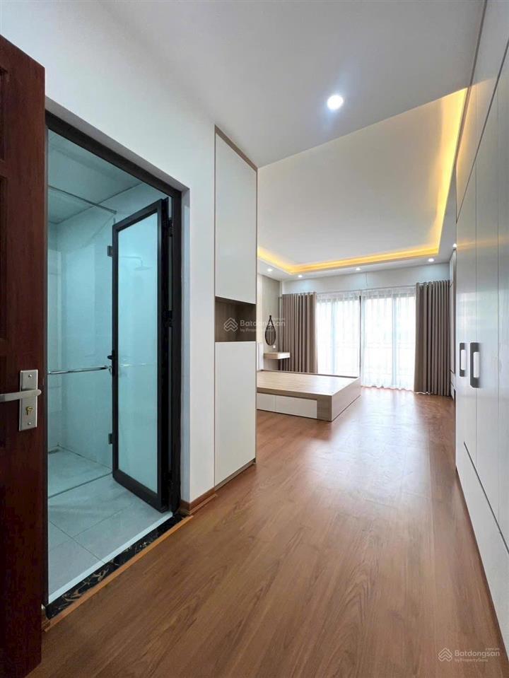 Bán nhà phân lô giải phóng  thang máy  ô tô đỗ cửa  46m x 6 tầng  chỉ 13.5 tỷ