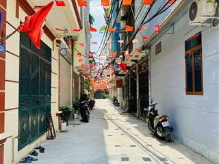 Bán nhà minh khai hai bà trưng 32m2, thang máy, ô tô vào nhà, sổ vuông a4, giá 9.9 tỷ