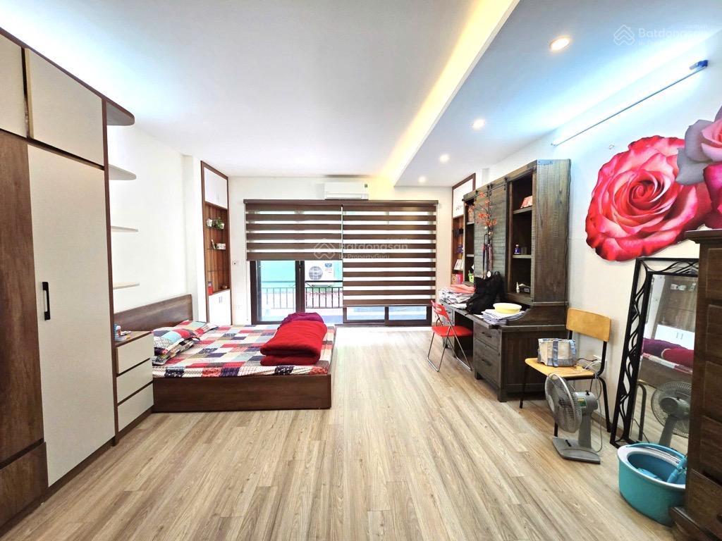 Bán nhà tân mai ô tô vào nhà 43m²  5 tầng 13,8 tỷ