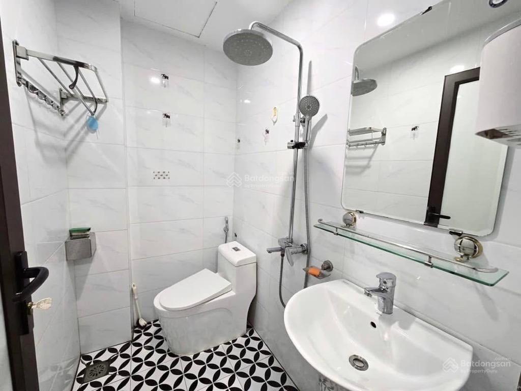 Bán nhà tân mai ô tô vào nhà 43m²  5 tầng 13,8 tỷ