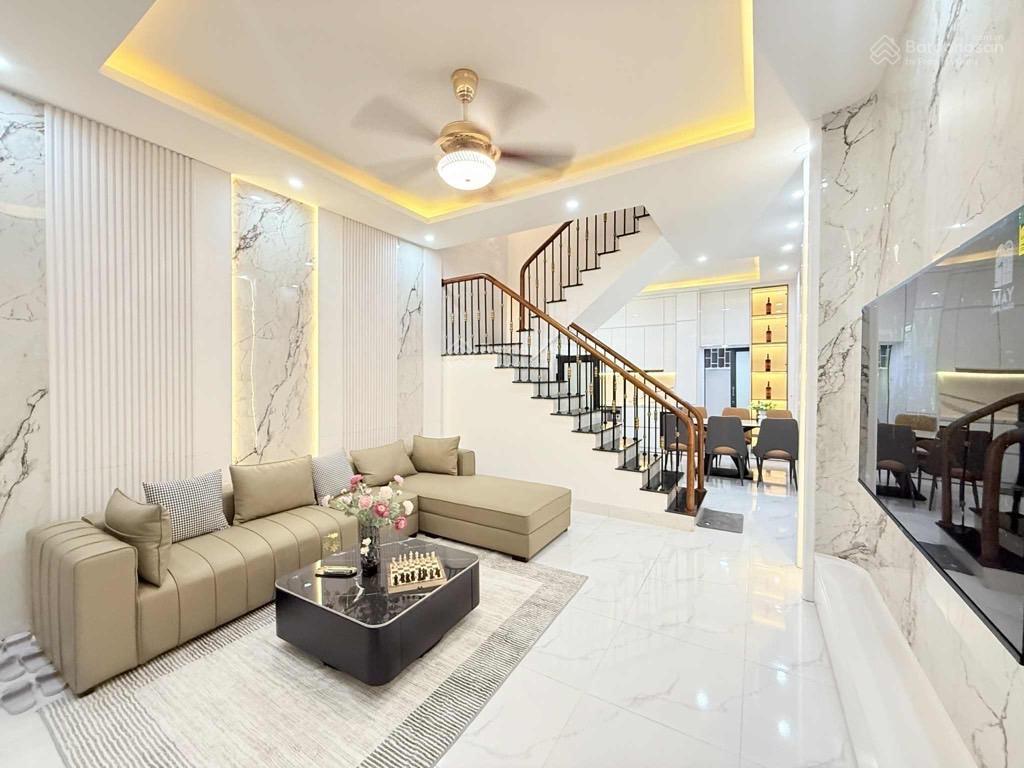 Bán nhà trung tâm hoàng mai phân lô gara ô tô 50m 6 tầng 15.3 tỷ