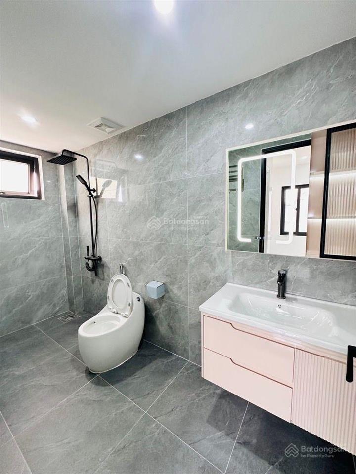 Bán nhà giải phóng phân lô gara ô tô 50m²  6 tầng 15,8 tỷ