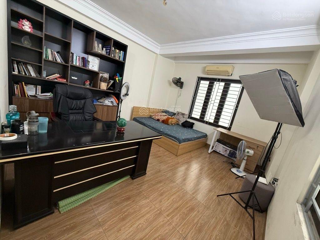Bán nhà phân lô đền lừ gara ô tô 48m2  14.8 tỷ