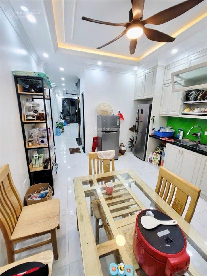 Bán nhà phân lô giáp bát ô tô đỗ cửa 48m2  5 tầng 14.8 tỷ