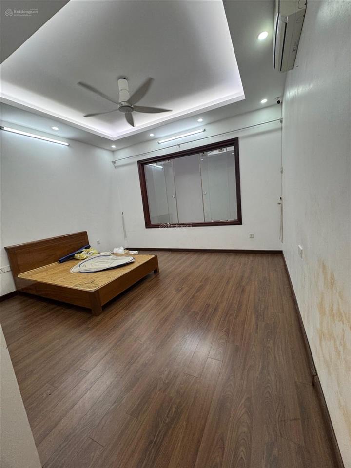 Bán nhà phân lô trần đại nghĩa ô tô tránh 42m giá 15,5 tỷ