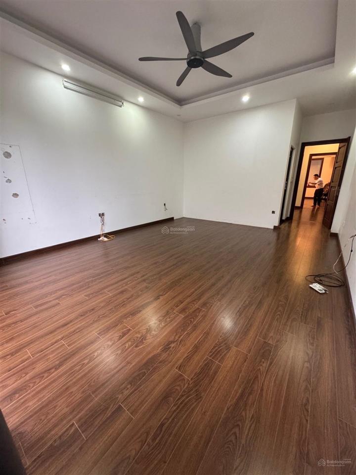 Bán nhà phân lô trần đại nghĩa ô tô tránh 42m giá 15,5 tỷ