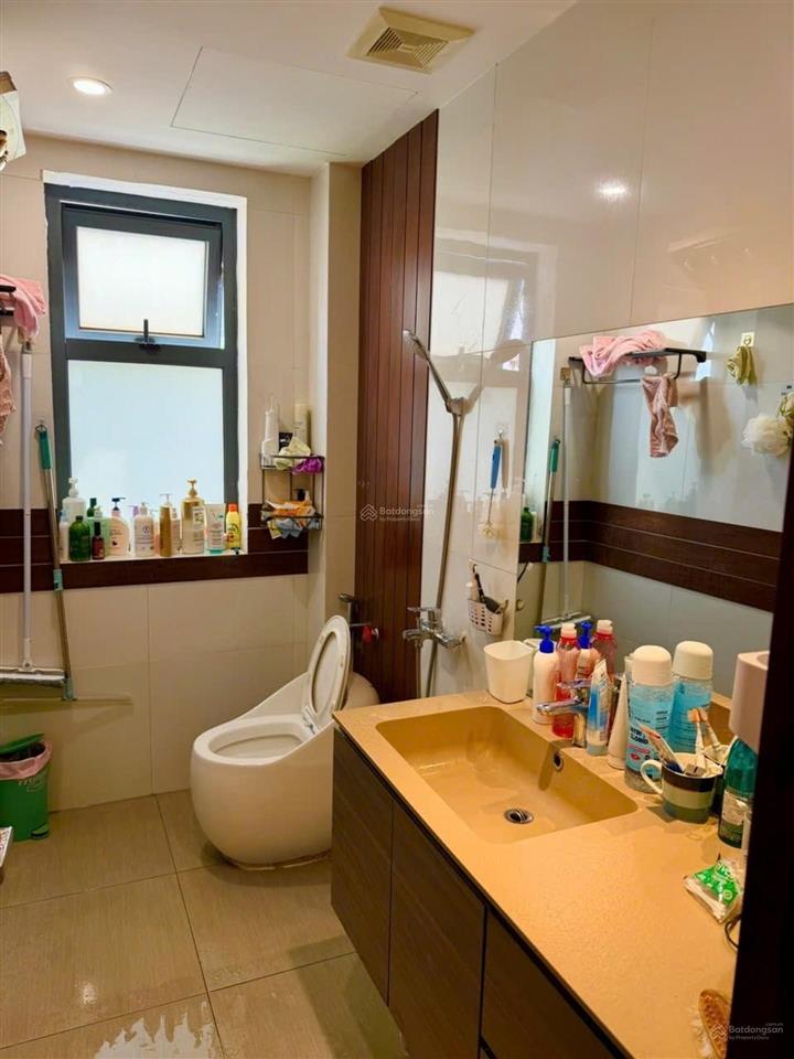 Bán gấp nhà phân lô giáp bát hoàng mai ô tô vào nhà 50m2  15,6 tỷ