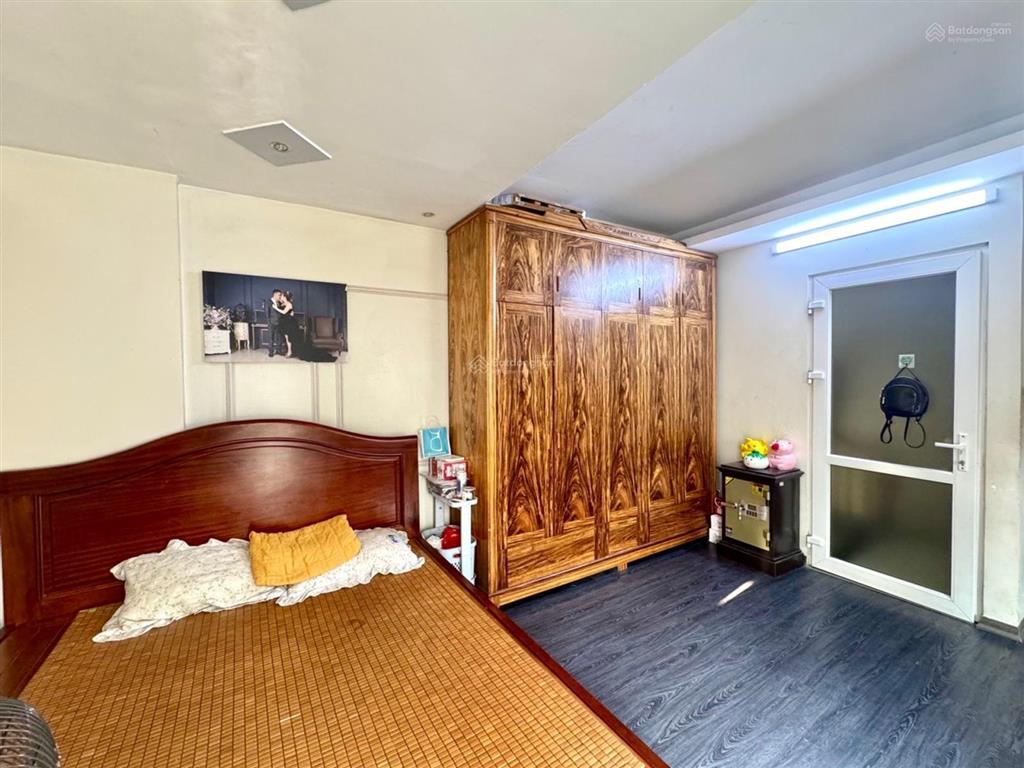 Bán nhà nam dư , hoàng mai . 31m2 , giá 6.7 tỷ . lô góc dân xây cực đẹp, vài bước ra phố.