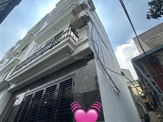 Bạn nhà tại bờ sông sét, trương định . lô góc 1 nhà ra phố  giá 11.7 tỷ. siêu đẹp